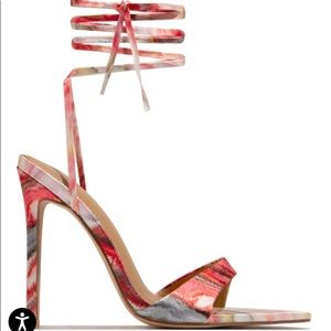 Lace up strappy heel ❤️